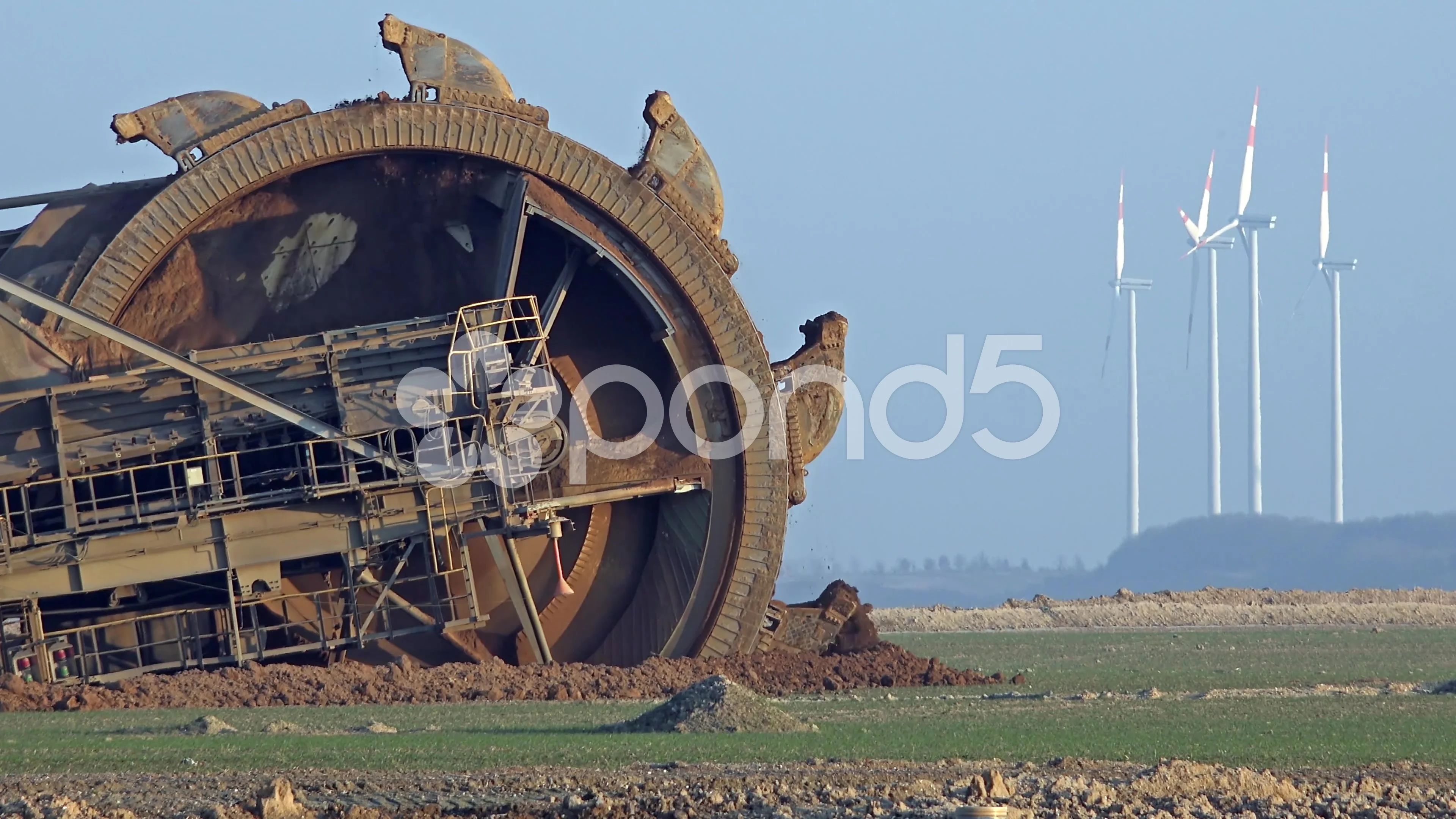 giant bucket wheel excavator