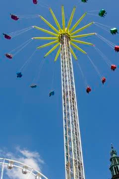 Giant chain swing Stock-Fotos