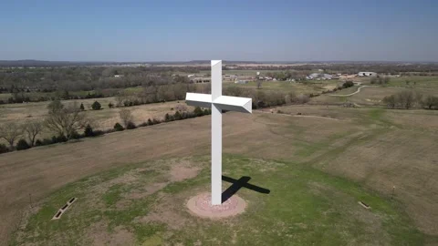 Giant cross 1 库存影片 237874991