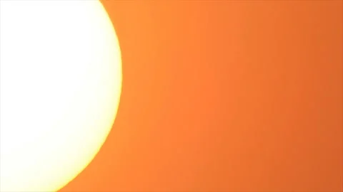 Giant disk of sun move in sky Video stock 142688304
