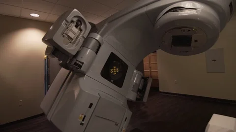 Giant Rotating Patient Imaging Machine Medical X-Ray Surgery Machine CLINAC 库存影片 88015445