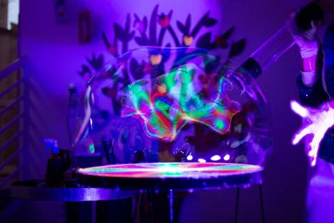 Giant soap bubble on the bubble show Foto stock
