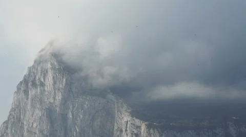Gibraltar Rock summit with the levanter cloud timelapse 库存影片 64296136