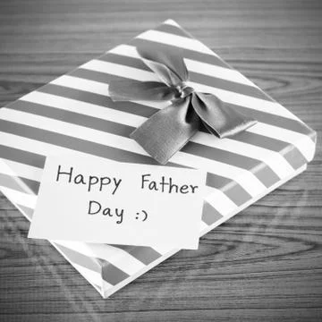 Gift box with card write happy father day black and white color tone style Foto stock