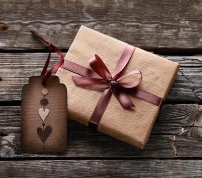 Gift box with gift tag 写真素材