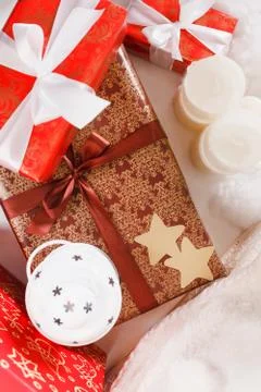 Gift boxes and christmas balls,Isolated on white. Foto stock
