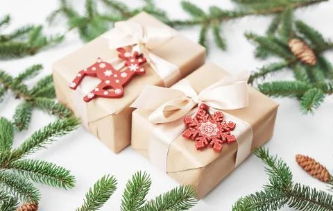 Gift boxes christmas tree background. Luxury New Year gift. Merry Christmas b Foto stock