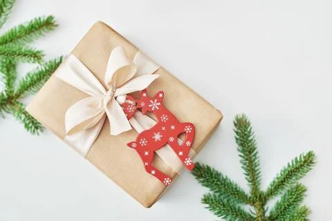 Gift boxes christmas tree background. Luxury New Year gift. Merry Christmas b Foto stock