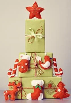 Gift boxes handcraft stack,like fir tree.Christmas Stockfoto's