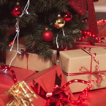 Gift boxes under Christmas tree Stock-Fotos