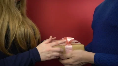 Gifting concept between a couple in slow motion. Stock Footage 101566622