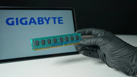 Gigabyte Technology background display, computer hardware company GIGA-BYTE.. Vídeos de archivo 335087858