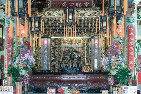 Gilded dragons ascend toward the heavens in this sacred sanctuary of the Xi.. Stock Photos