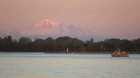 Gillnetter on the Fraser River Video stock 25878977