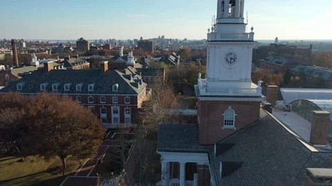 Gilman Hall Clock Tower and North Baltimore Rooftops 스톡 동영상 98923017