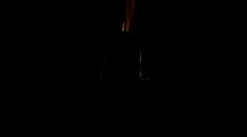 Gilr openes blinds  Vidéo 66371818