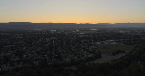 Gilroy at sunrise 库存影片 115949625