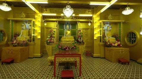 Gimbal view buddha statue Stock Footage 150312132