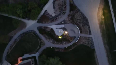 Gimli Viking Statue Top-Down Drone Aerial Spin Left Manitoba Harbour Lake 動画素材 331137716