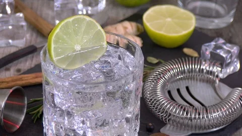 Gin and tonic Stock Footage