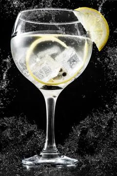 Gin tonic splashing Stock Photos