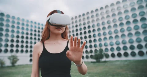 A ginger girl having fun with virtual reality Stock Footage 201681148