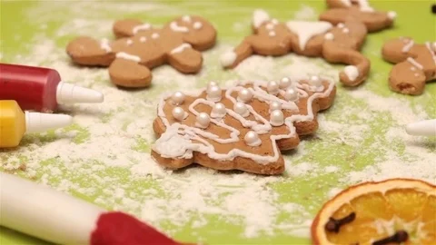 Gingerbread christmas cookies on the table Video stock 80186363