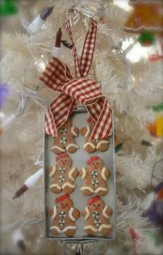 Gingerbread men on pan 写真素材