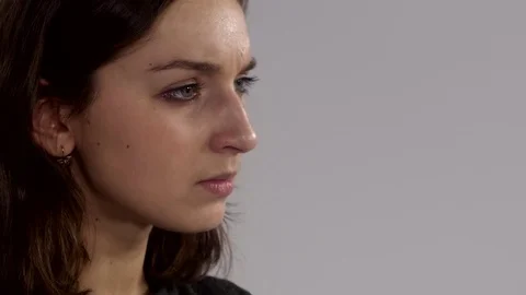 The girl is angry in the studio Vidéo 81807432