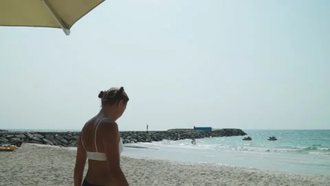 Girl in a bikini Видео 170486444