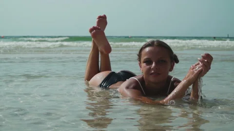 Girl in a bikini Видео 170486882