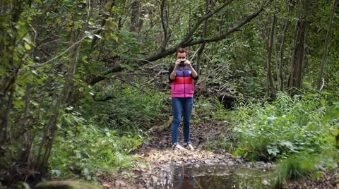 Girl with camera Vídeo Stock 29668779