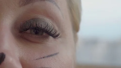 Girl with cat make-up, close-up shooting 動画素材 76479946