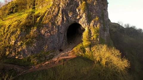 Girl in Cave 스톡 동영상 238521932