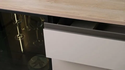 Girl closes the bedside table Vidéo 178894074