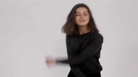 The girl comes off in the studio 库存影片 81773771