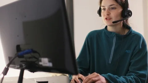 The girl at the computer, works late. Work from home. Stock Footage