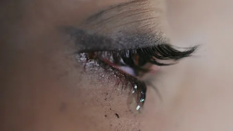 The girl cries Vídeo Stock 104721771