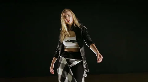 The girl dancer dancing on camera 動画素材 68396520