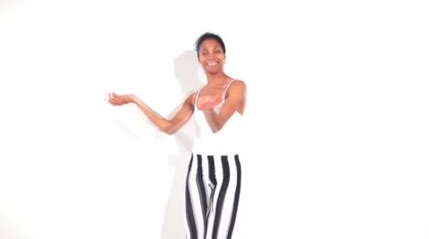Girl dancing Видео 33486955