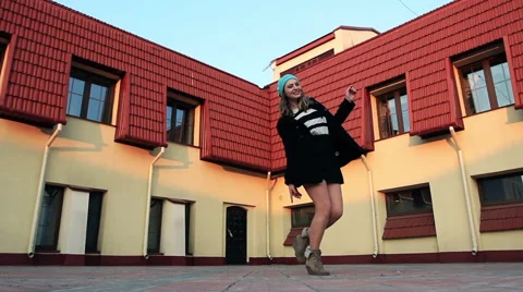 Girl dancing Stock Footage 48554735