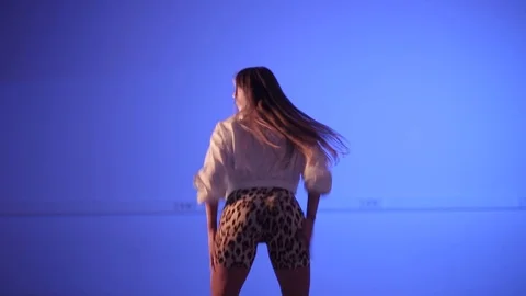 Girl dancing twerk, vogue, hip hop, dancehall, street dance 스톡 동영상 107155953