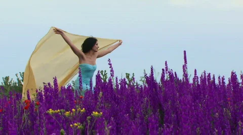 Girl with developing shawl Video stock 735663