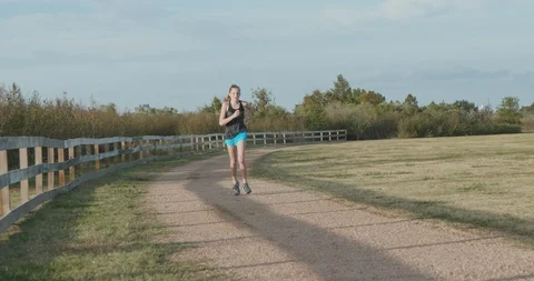 Girl distance runner develops foot pain 스톡 동영상 120213394