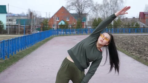 Girl doing exercises. 動画素材 122380121