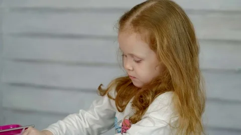 Girl doing make up. Stock Footage 72200780