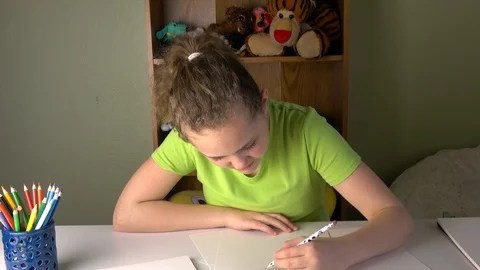 Girl drawing. Video stock 107207282