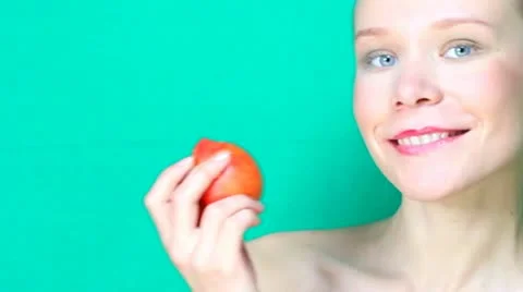 Girl eating apple Vidéo 18187794