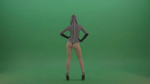 Jerking off mening Dik mening oyoqlari orasiga