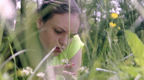 Girl on grass with a Tablet PC Video stock 39306803